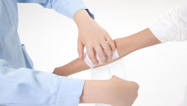 梦到被刀捅_周公解梦准吗