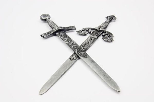 梦到宝剑是什么意思_梦到宝剑的预兆