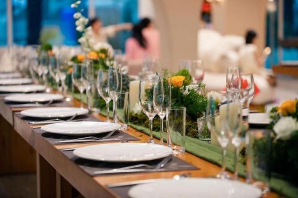 梦到宴会是什么意思_梦见参加宴会好不好