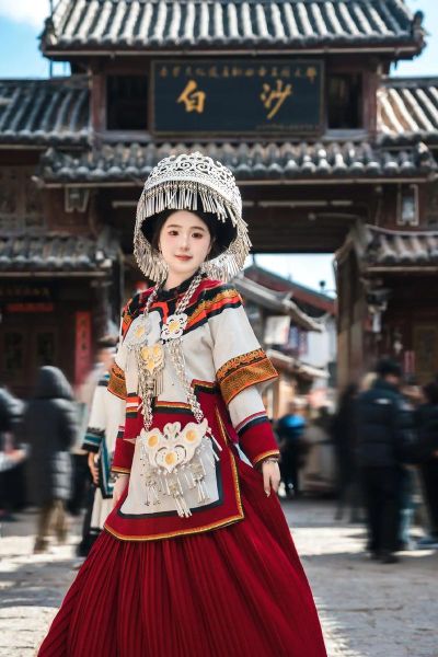 彝族图片大全哪里找_彝族服饰图片怎么拍