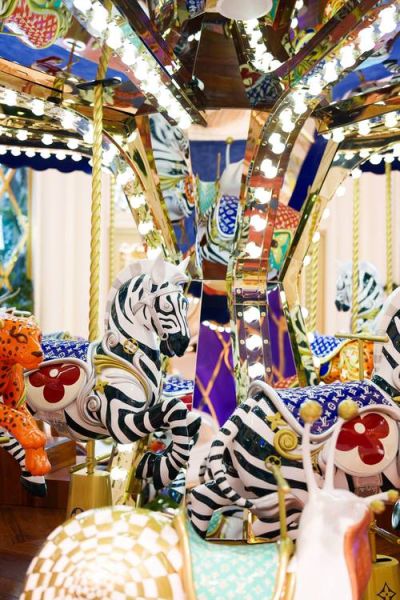 旋转木马图片大全大图_高清旋转木马壁纸哪里找