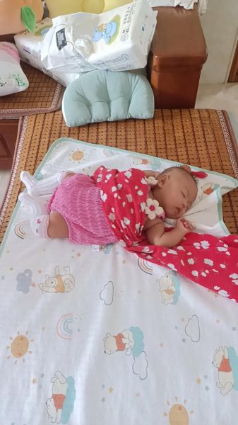 宝宝睡觉转圈正常吗_宝宝睡觉为什么转圈