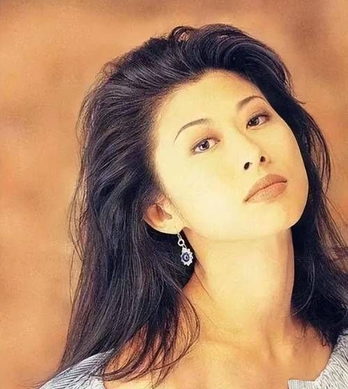 叶倩彤迅雷下载_叶倩彤作品全集在哪找