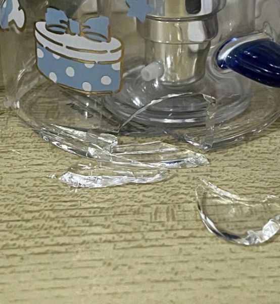 梦到玻璃杯碎了_预示什么