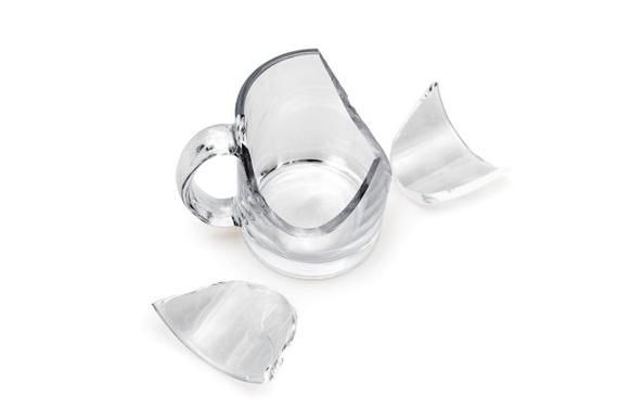 梦到玻璃杯碎了_预示什么