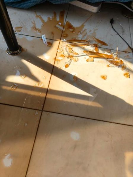 梦到玻璃杯碎了_预示什么