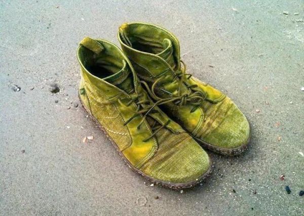 女人梦到两只鞋不一样_预示什么