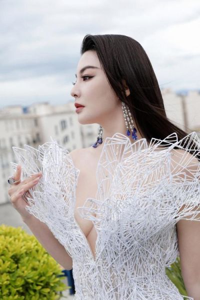 张雨绮图片大全_张雨绮写真哪里看