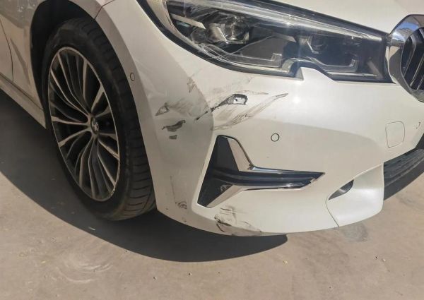 梦到车被撞了_是什么意思