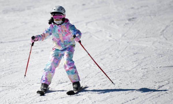 滑雪图片大全哪里找_滑雪初学者如何选装备