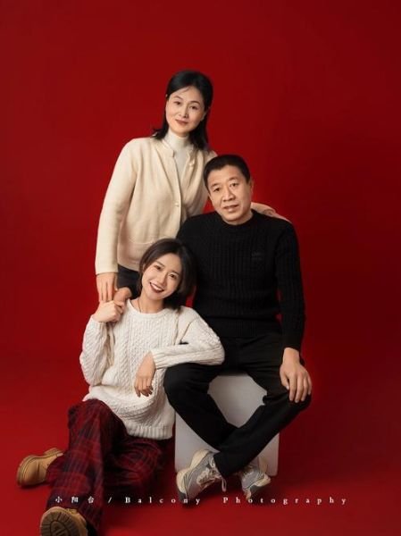 一家人图片大全哪里找_如何拍全家福更温馨