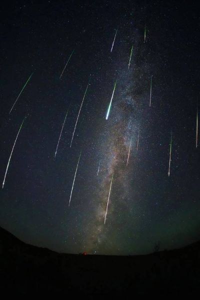 流星图片大全_如何拍摄清晰流星轨迹