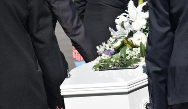 晚上梦到死人是什么意思_梦到死人预示着什么