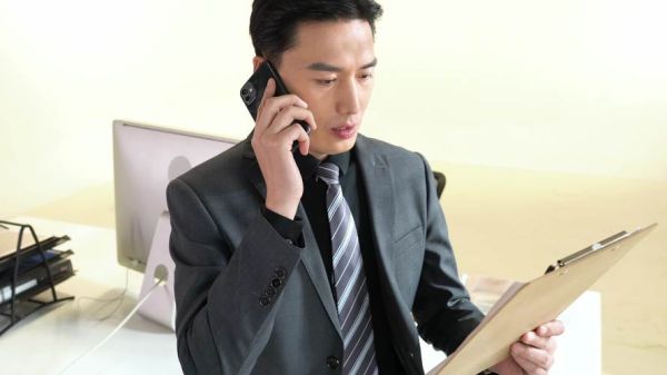 打电话图片大全_如何挑选高清素材