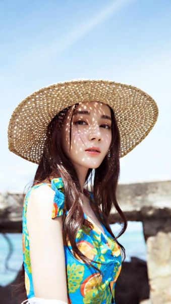 迪丽热巴图片大全_如何保存高清图