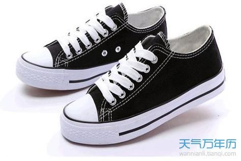 梦到试鞋子是什么意思_梦见试鞋预示什么